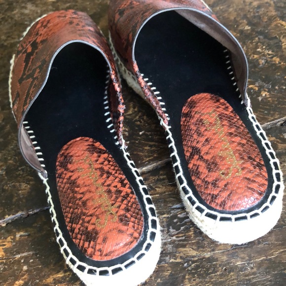 Splendid Thaddeus Slip on in Brick size 10 - Picture 2 of 8